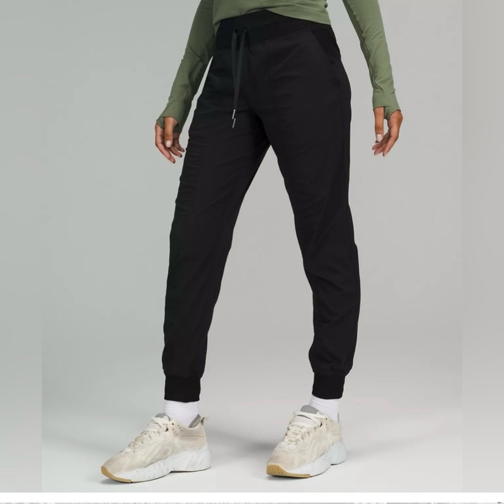 Lululemon Women Solid Black Drawstring 29" Dance Studio Jogger pants Sz 4
